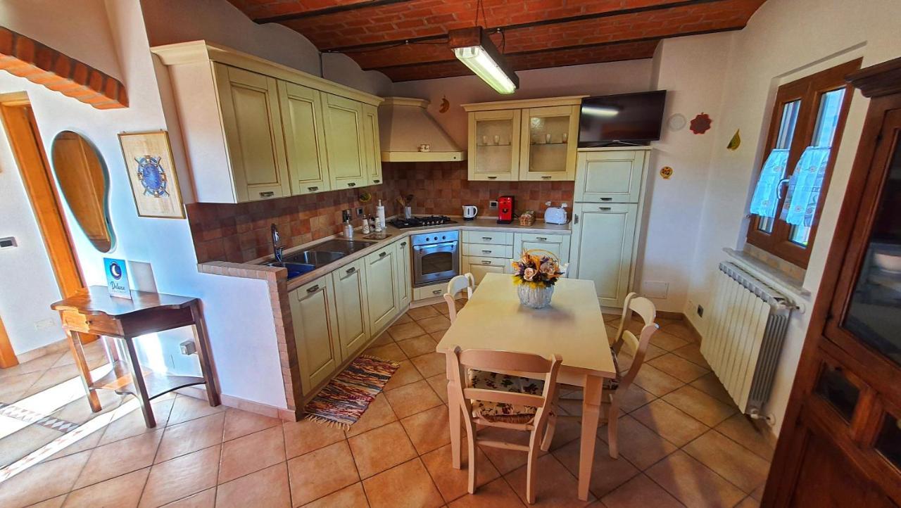 Spicchio Di Luna - Casa Vacanze Albiano Magra Exterior foto